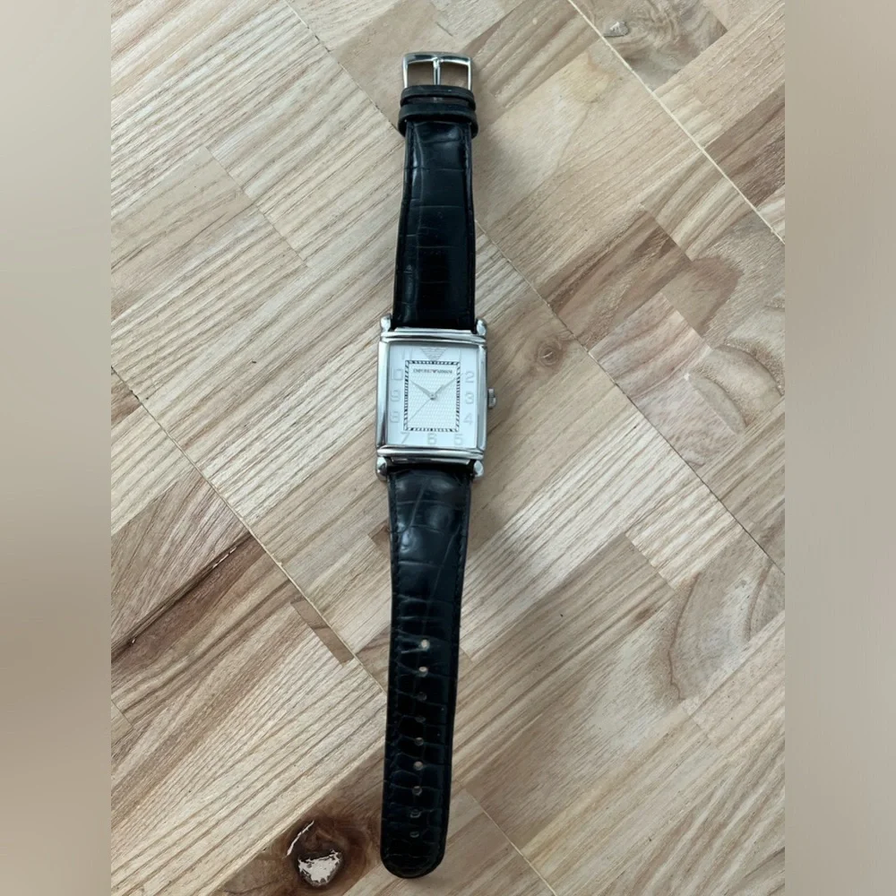 Emporio Armani Vintage Watch Original Box Stainless Case Leather Strap WhiteDial